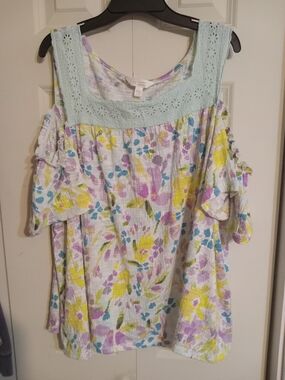 LC Lauren Conrad Mint Lace Yoke Floral Cold-Shoulder Top